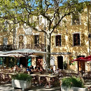 Au Coeur Du Village Provencal Tourtour