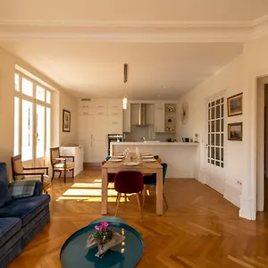 https://lannexe-du-chateau.hotels-rhonealpes.com